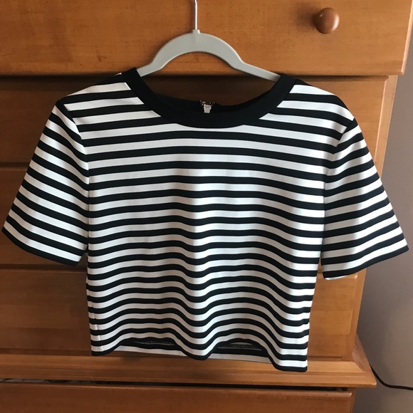 NWT Michael Kors black and white cropped shirt! - Picture 2 of 5